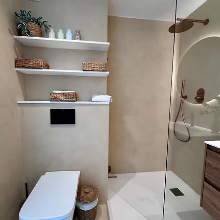 Front Line Appartement *